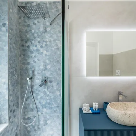Zefiro Nuovo Bilocale In Viale Merello, Apartamento